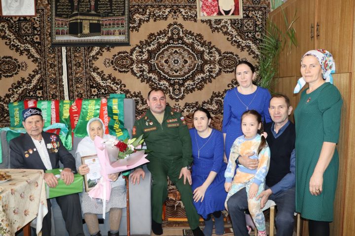 “Бәхет сере - бер-береңне аңлап яшәүдә”