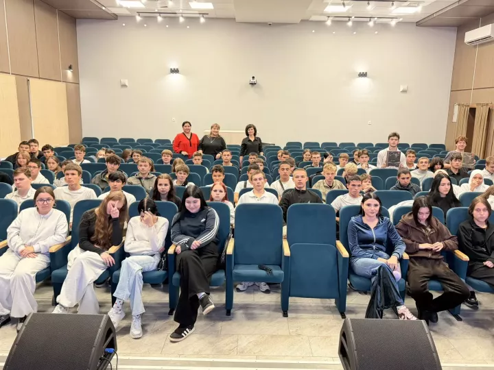 В Апастовском аграрном колледже прошёл историко-патриотический час «Душой и сердцем едины»