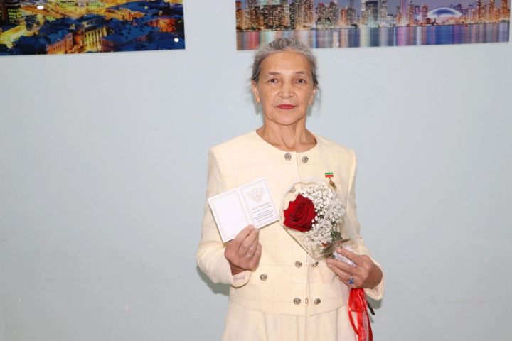 Миләүшә Зарифуллина: “Укучыларымның уңышларына сөенеп яшим”