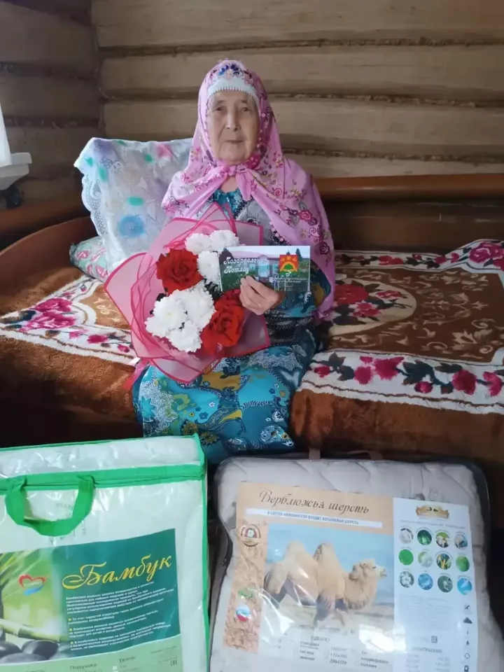 Олы Болгаерда яшәүче Хәдия әби Хөсәенова 90 яшьлек олы гомер бәйрәмен каршылады