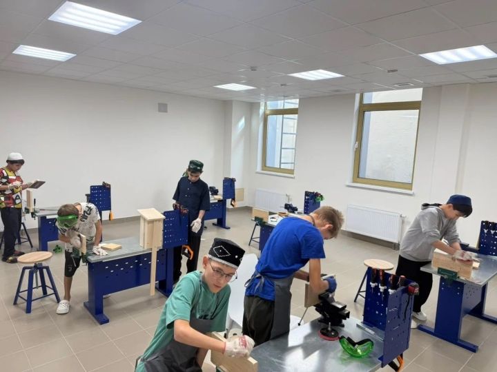“Мирас“ пансионатында тәрбияләнүчеләр сыерчык оялары ясады