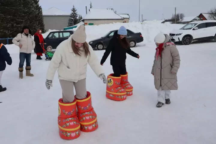 Масштабные масленичные гуляния прошли в деревне Табар Черки в рамках зимнего фестиваля «Курше»