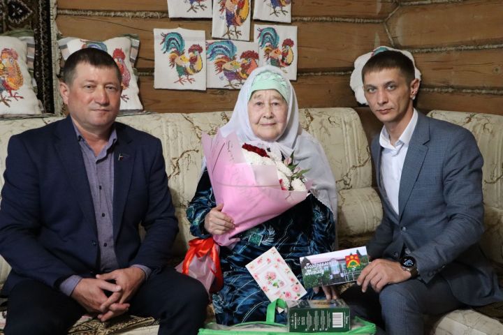 Сөрмәдия апа Зиннәтуллина бүген дә җитез әле