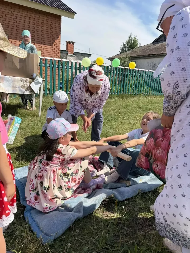 Багышта балалар өчен Сабантуй узган