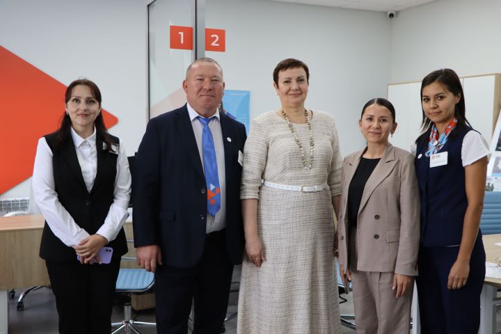 Апаска ТР Хезмәт, халыкны эш белән тәэмин итү һәм социаль яклау министры урынбасары килде