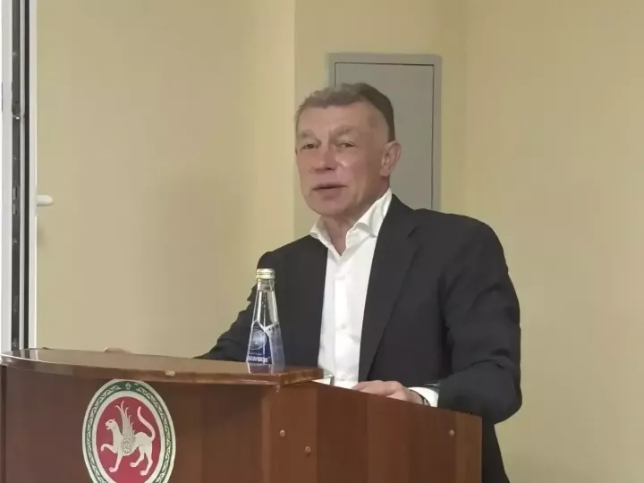 Максим Топилин район үзәк хастаханәсе коллективы белән очрашты