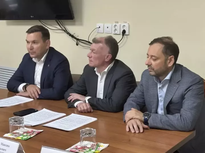 Максим Топилин район үзәк хастаханәсе коллективы белән очрашты