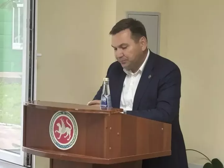 Максим Топилин район үзәк хастаханәсе коллективы белән очрашты