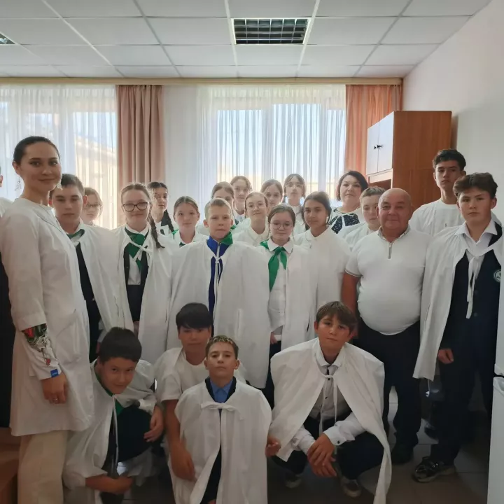 Апаста укучылар ветеринар һөнәре белән таныштылар